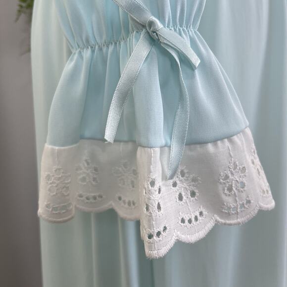 Vintage 70s SEARS Pastel Blue Nylon Eyelet Lace Trim Maxi Nightgown Size S - Picture 10 of 15